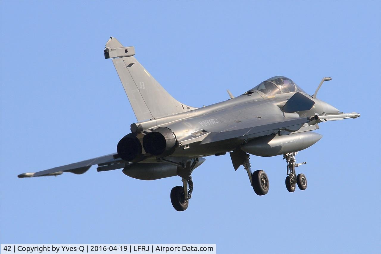 42, 2015 Dassault Rafale M C/N 42, Dassault Rafale M, On final rwy 08, Landivisiau Naval Air Base (LFRJ)