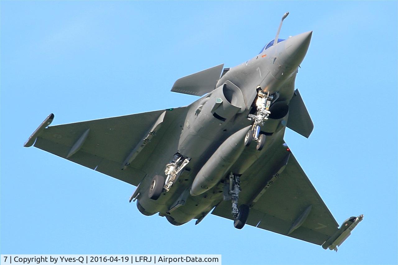 7, Dassault Rafale M C/N 7, Dassault Rafale M, Short approach rwy 08, Landivisiau Naval Air Base (LFRJ)