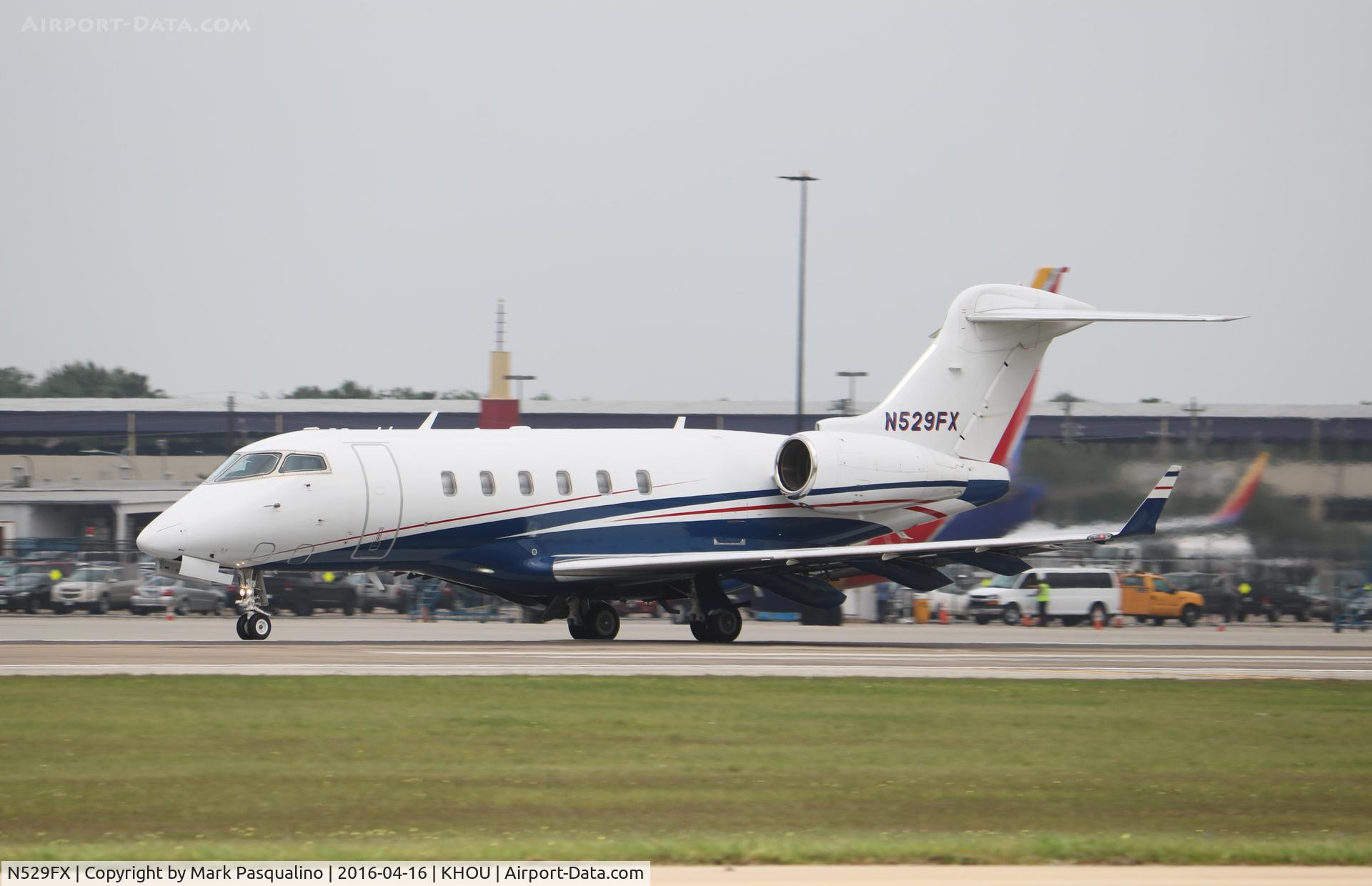 N529FX, 2006 Bombardier Challenger 300 (BD-100-1A10) C/N 20128, BD-100-1A10