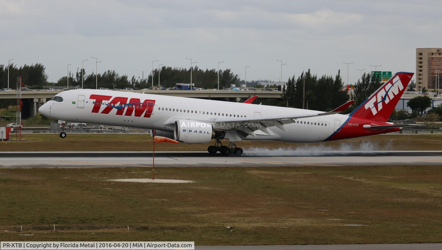 PR-XTB, 2016 Airbus A350-941 C/N 027, TAM A350