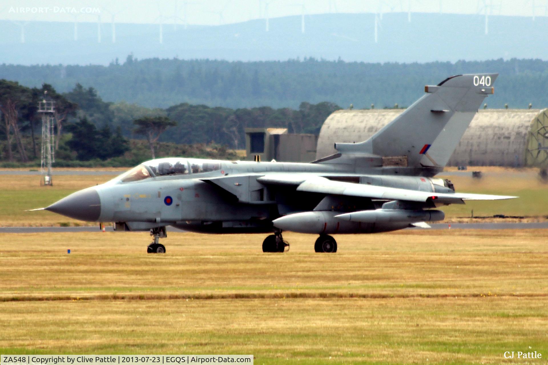 ZA548, 1981 Panavia Tornado GR.4 C/N 061/BT016/3032, At RAF Lossiemouth EGQS - coded '040'