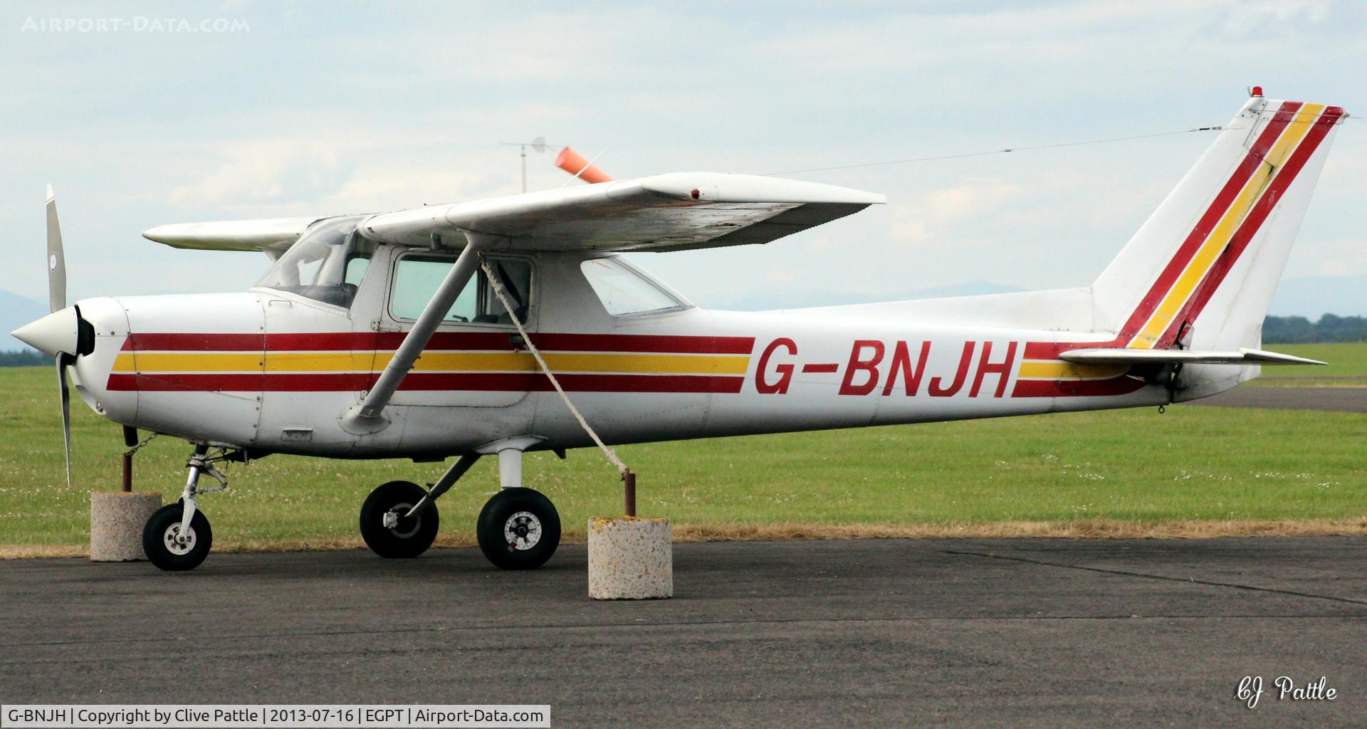 G-BNJH, 1982 Cessna 152 C/N 152-85401, At Perth EGPT