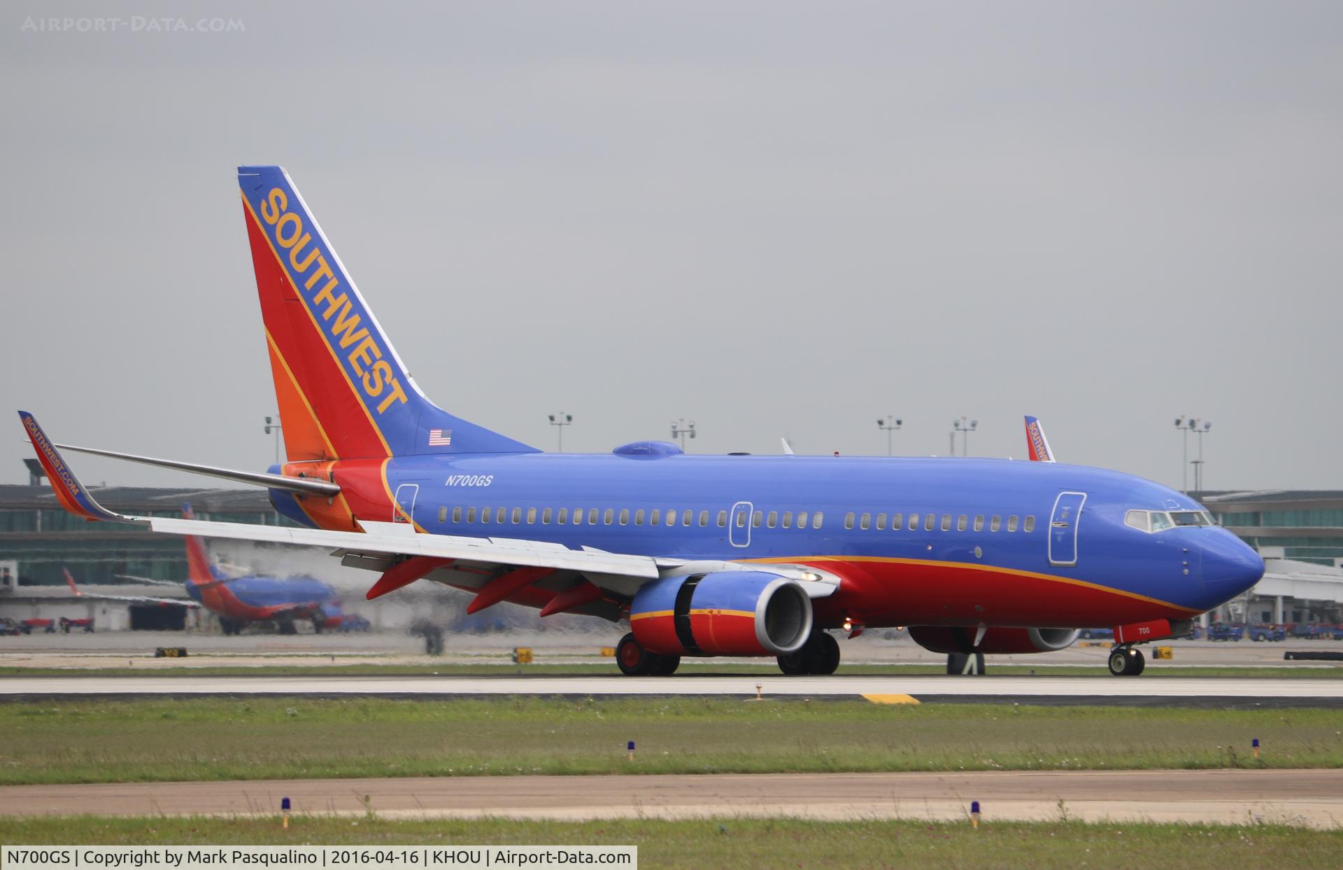 N700GS, 1997 Boeing 737-7H4 C/N 27835, Boeing 737-700