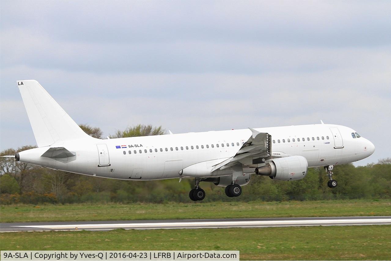 9A-SLA, 1998 Airbus A320-214 C/N 828, Airbus A320-214, On final rwy 07R, Brest-Bretagne airport (LFRB-BES)