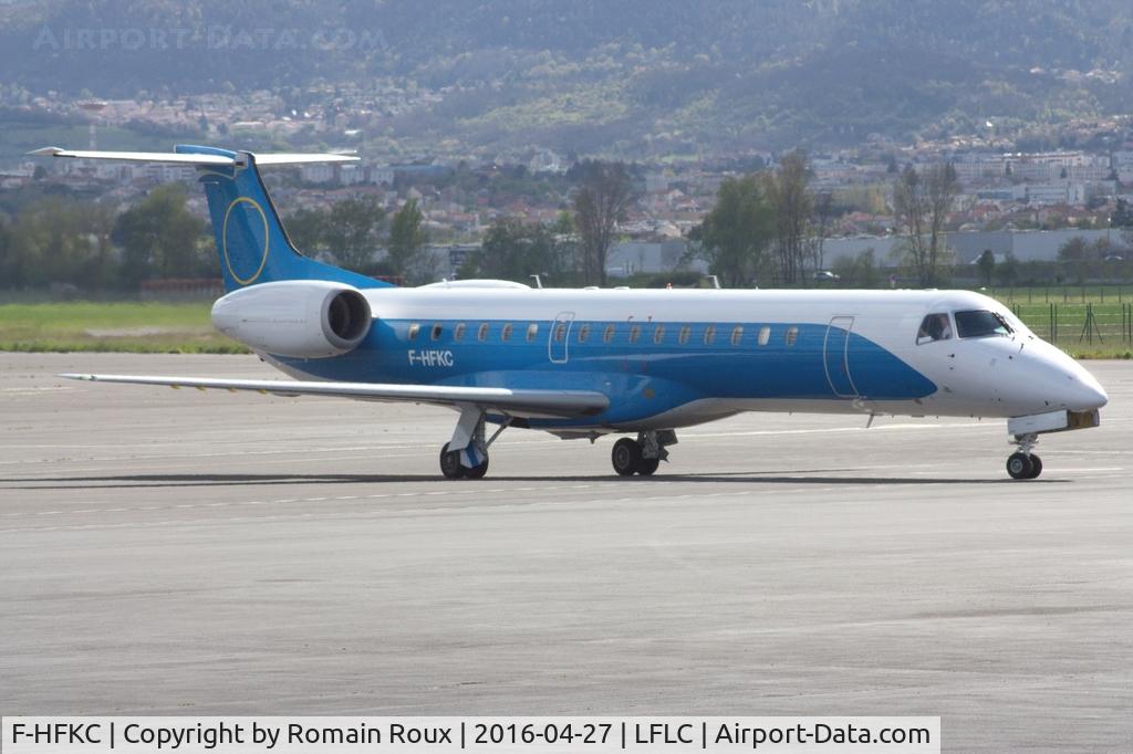 F-HFKC, 2000 Embraer ERJ-145LR (EMB-145LR) C/N 145282, Taxiing from Barcelona