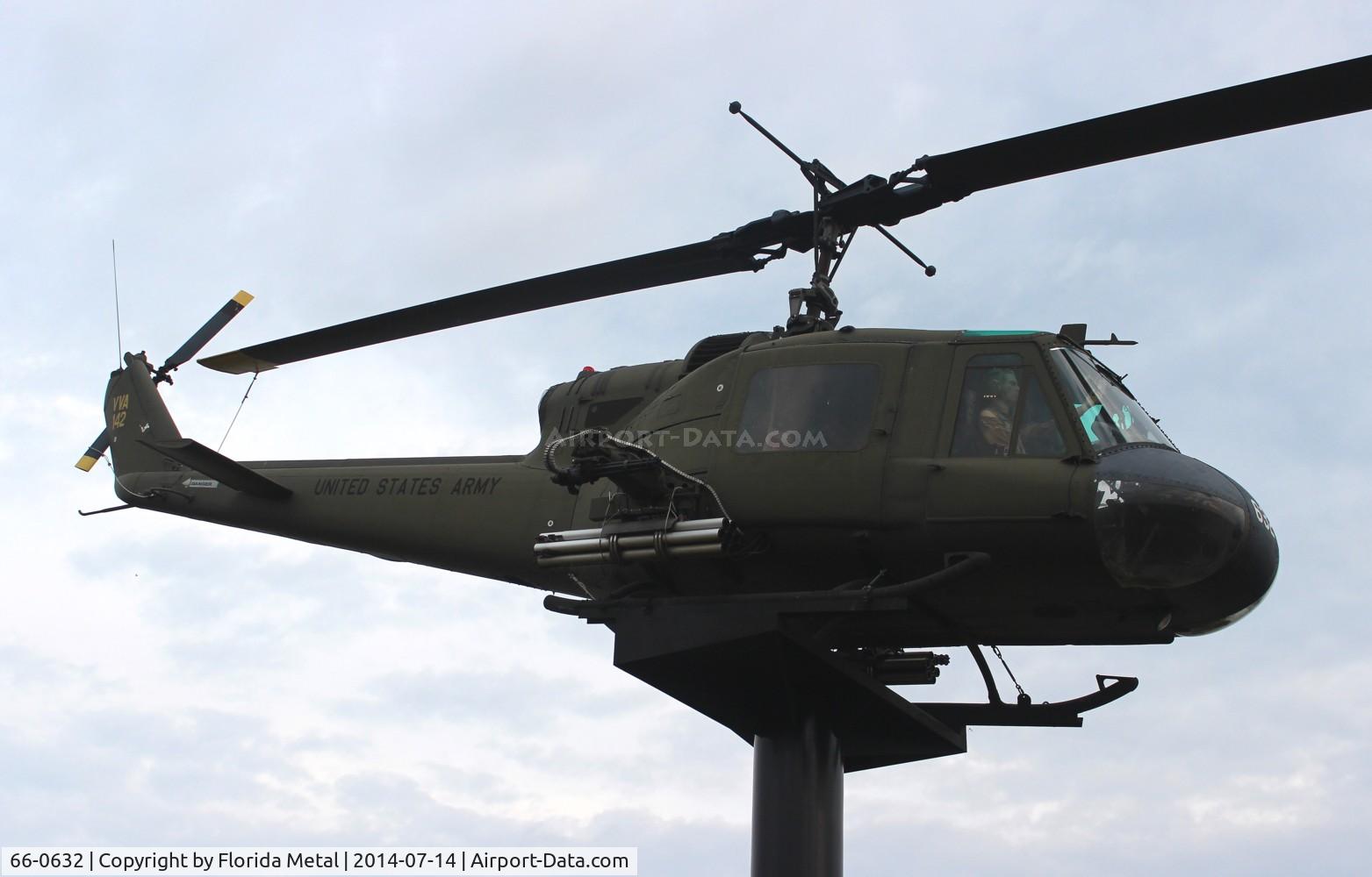66-0632, 1966 Bell UH-1C Iroquois C/N 1614, UH-1C in Monroe Michigan