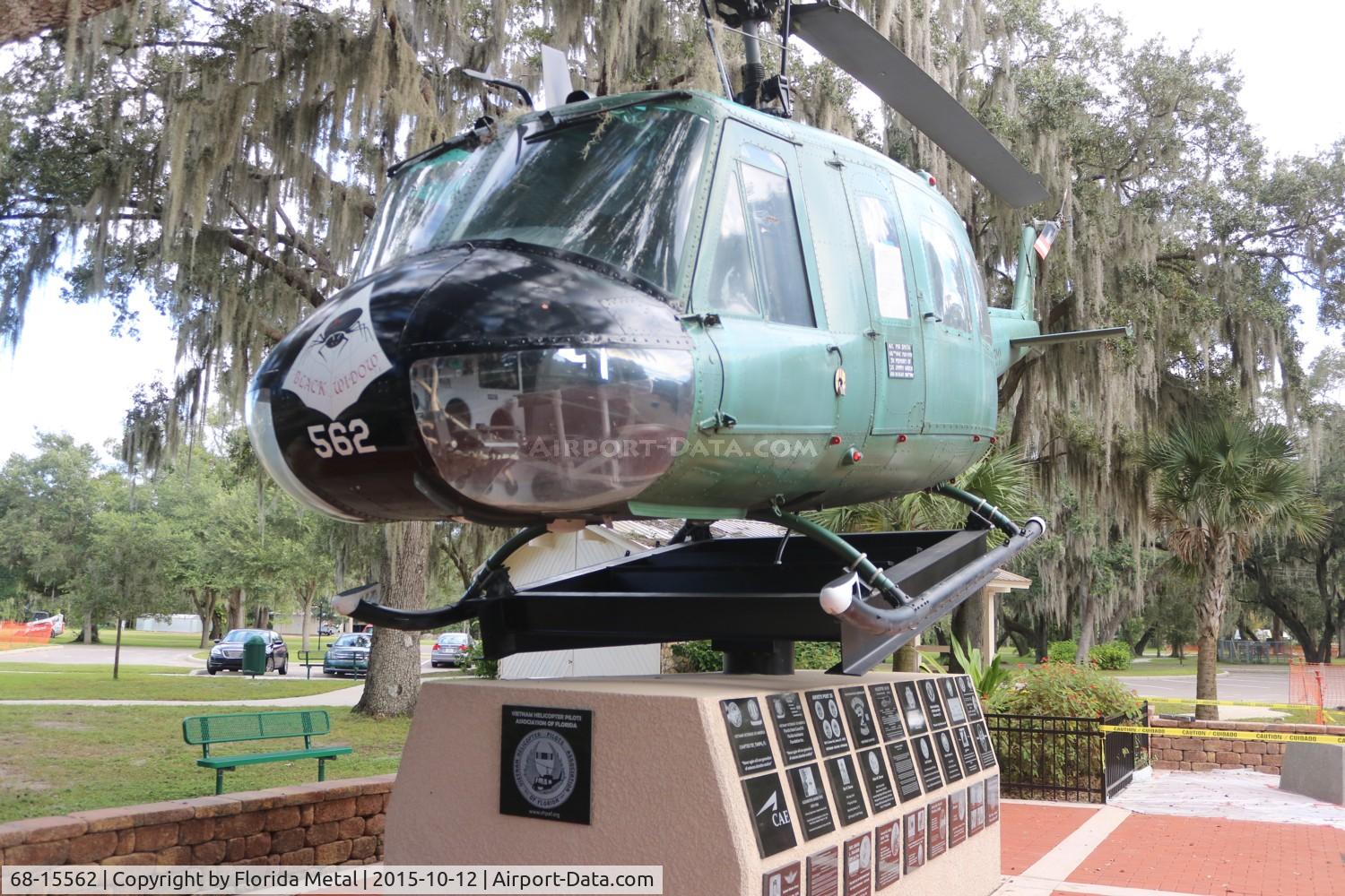 68-15562, 1968 Bell UH-1H Iroquois C/N 10492, UH-1 at Tampa Veterans Park