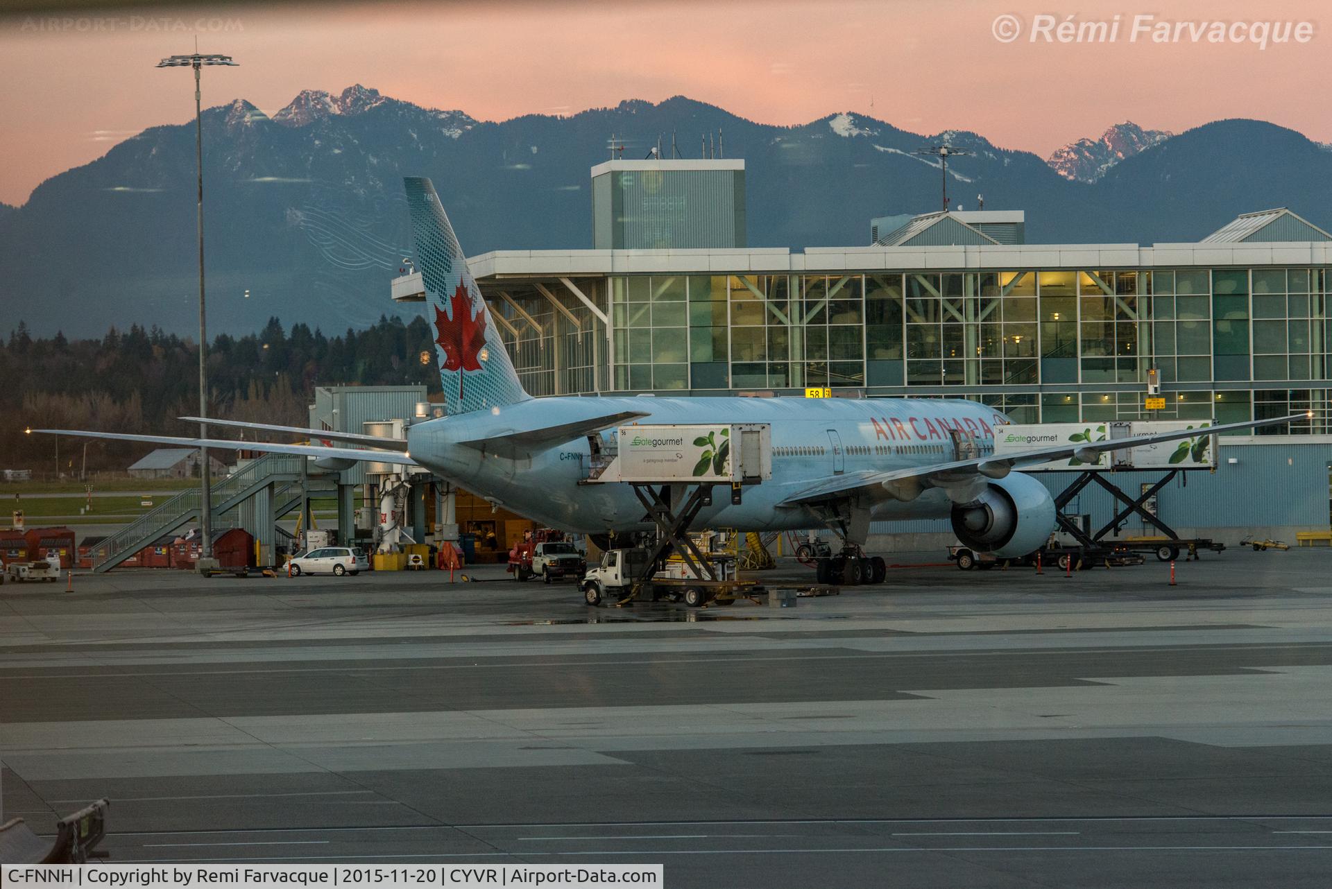 C-FNNH, 2008 Boeing 777-233/LR C/N 35247, Docked at international terminal