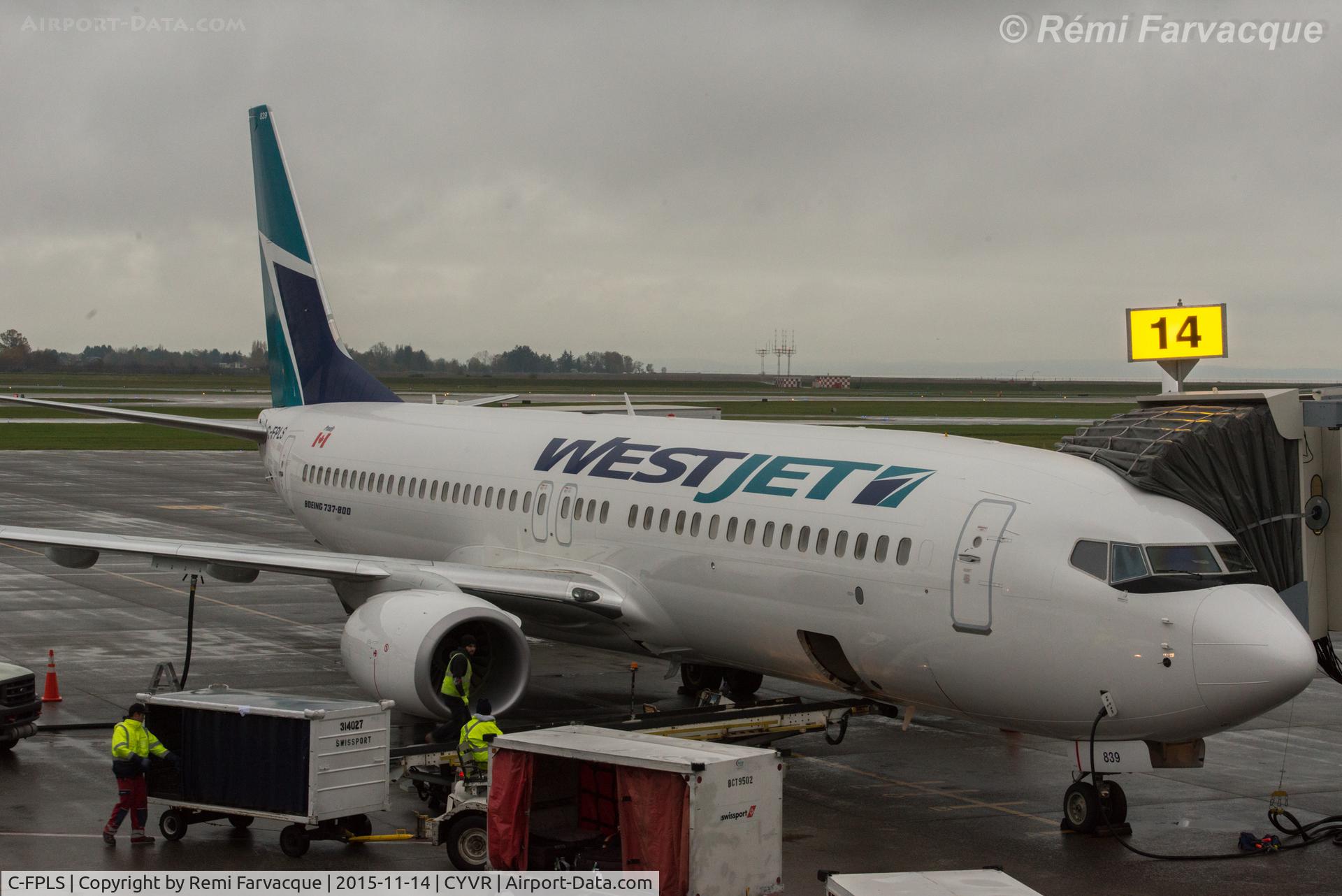 C-FPLS, 2015 Boeing 737-8CT C/N 60132, Docked at domestic.