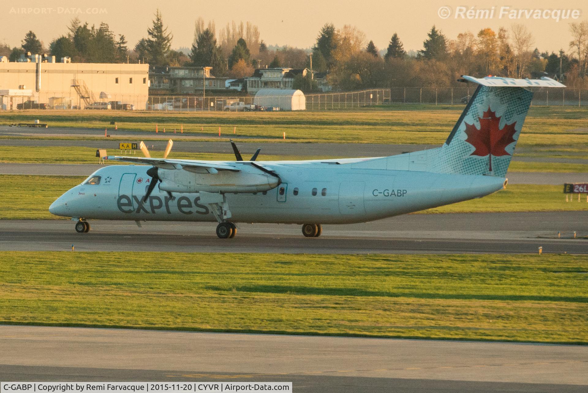 C-GABP, 1991 De Havilland Canada DHC-8-311 Dash 8 C/N 257, Taxiing for take-off on south runway.