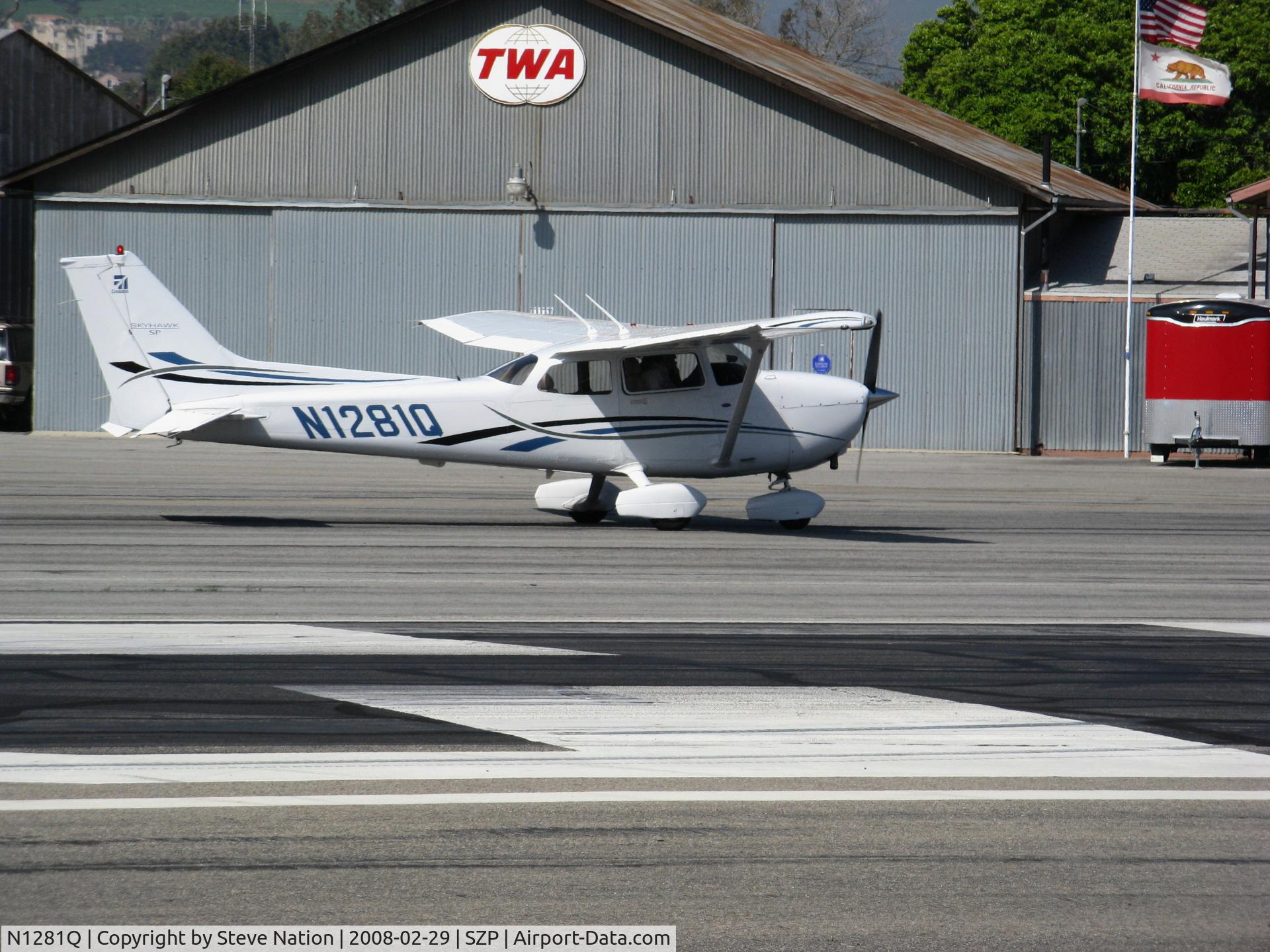 N1281Q, 2006 Cessna 172S C/N 172S10333, 2006 Cessna 172S Skyhawk taxiing @ Santa Paula Airport (Ventura County), CA