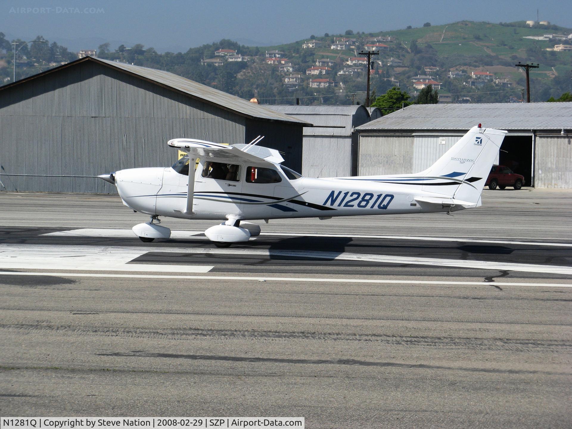 N1281Q, 2006 Cessna 172S C/N 172S10333, 2006 Cessna 172S Skyhawk taxiing @ Santa Paula Airport (Ventura County), CA