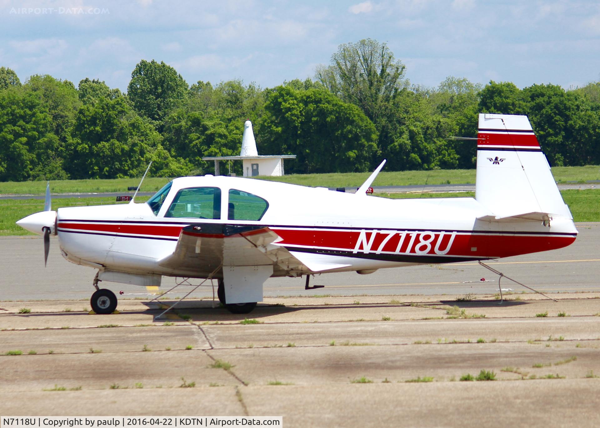 N7118U, 1964 Mooney M20E C/N 360, At Downtown Shreveport.