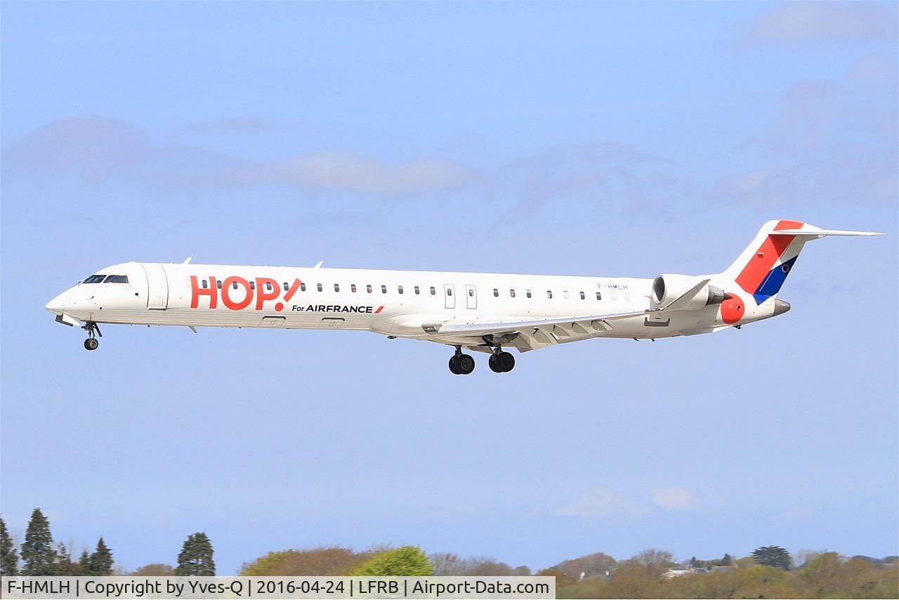 F-HMLH, 2011 Bombardier CRJ-1000EL NG (CL-600-2E25) C/N 19013, Bombardier CRJ-1000EL NG, On final rwy 25L, Brest-Bretagne airport (LFRB-BES)