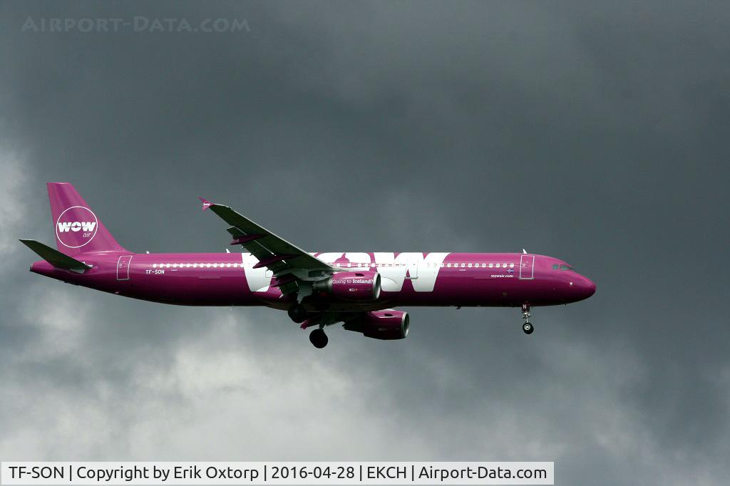 TF-SON, 2013 Airbus A321-211 C/N 5733, TF-SON arriving rw 04L