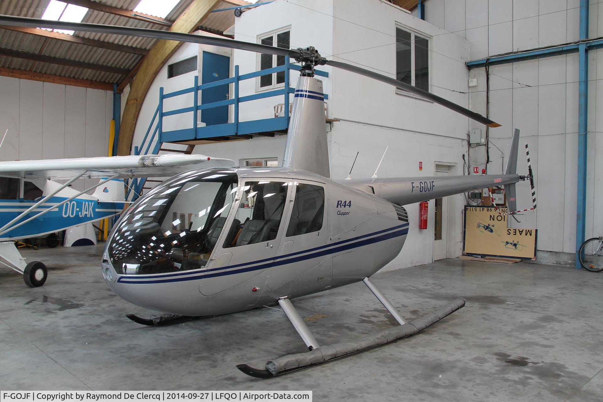 F-GOJF, Robinson R44 C/N 1215, At Lille-Bondues.