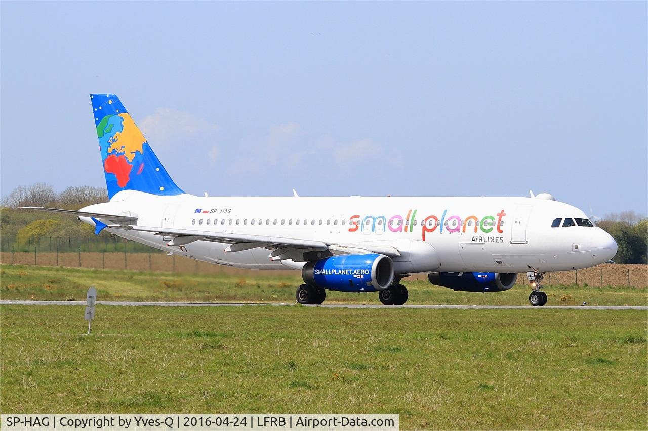 SP-HAG, 2002 Airbus A320-232 C/N 1723, Airbus A320-232, Taxiing to holding point rwy 25L, Brest-Bretagne airport (LFRB-BES)
