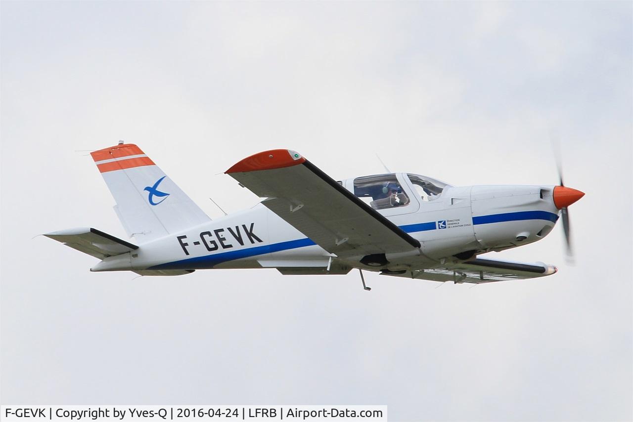 F-GEVK, Socata TB-20 Trinidad C/N 734, Socata TB-20, Take off rwy 07R, Brest-Bretagne airport (LFRB-BES)