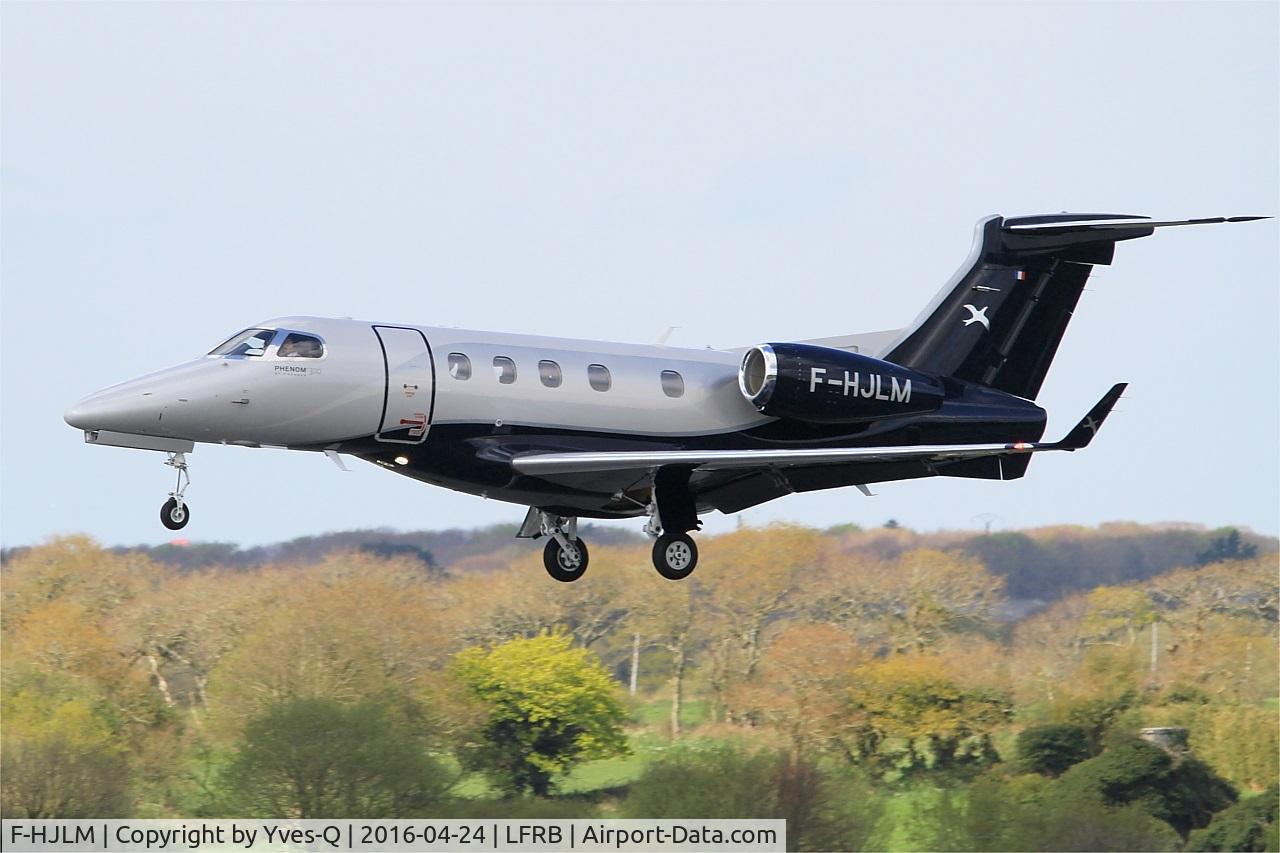 F-HJLM, 2015 Embraer EMB-505 Phenom 300 C/N 50500304, Embraer EMB 505 Phenom 300, On final rwy 25L, Brest-Bretagne airport (LFRB-BES)