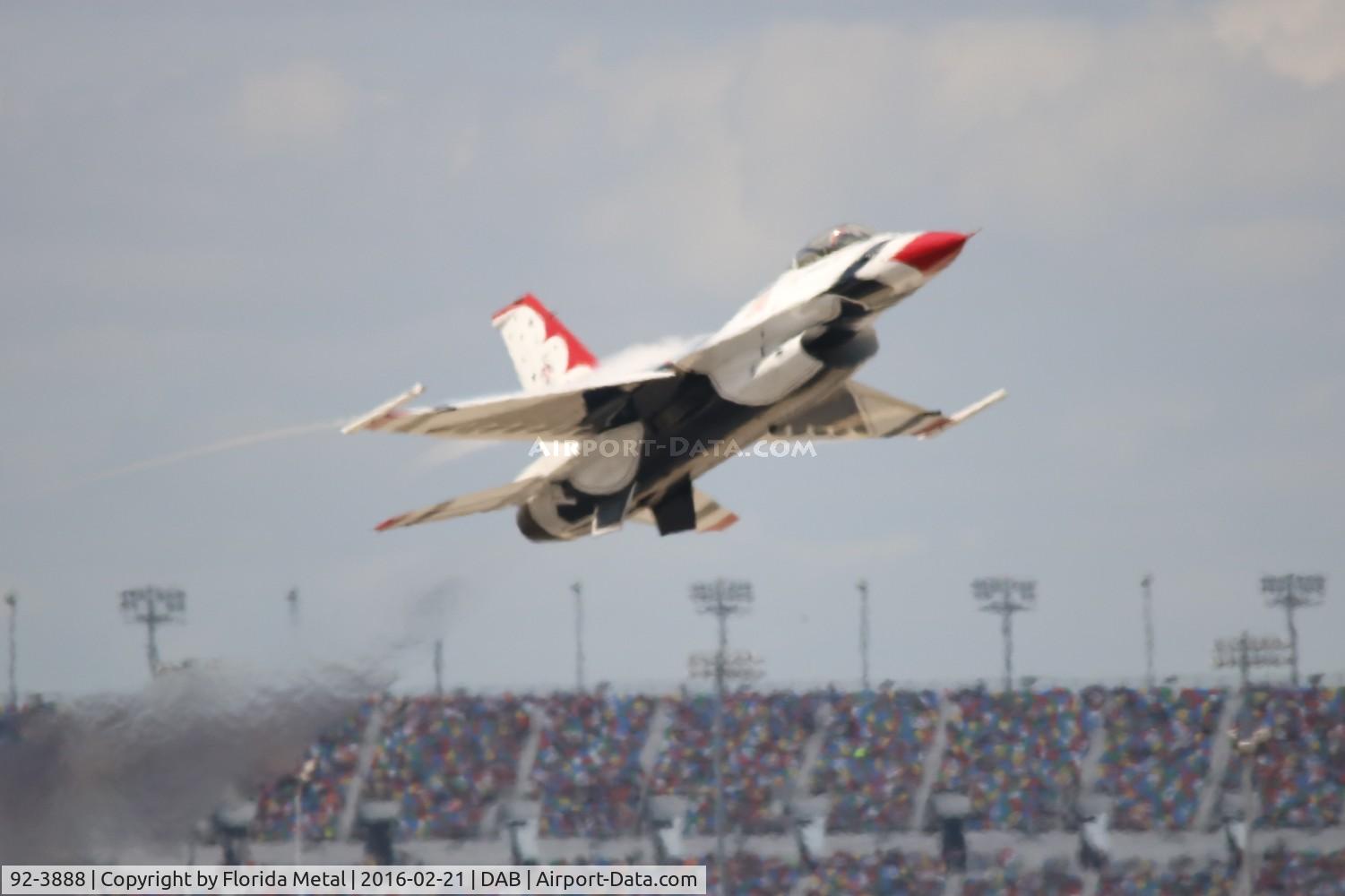 92-3888, General Dynamics F-16CJ Fighting Falcon C/N CC-130, Thunderbirds