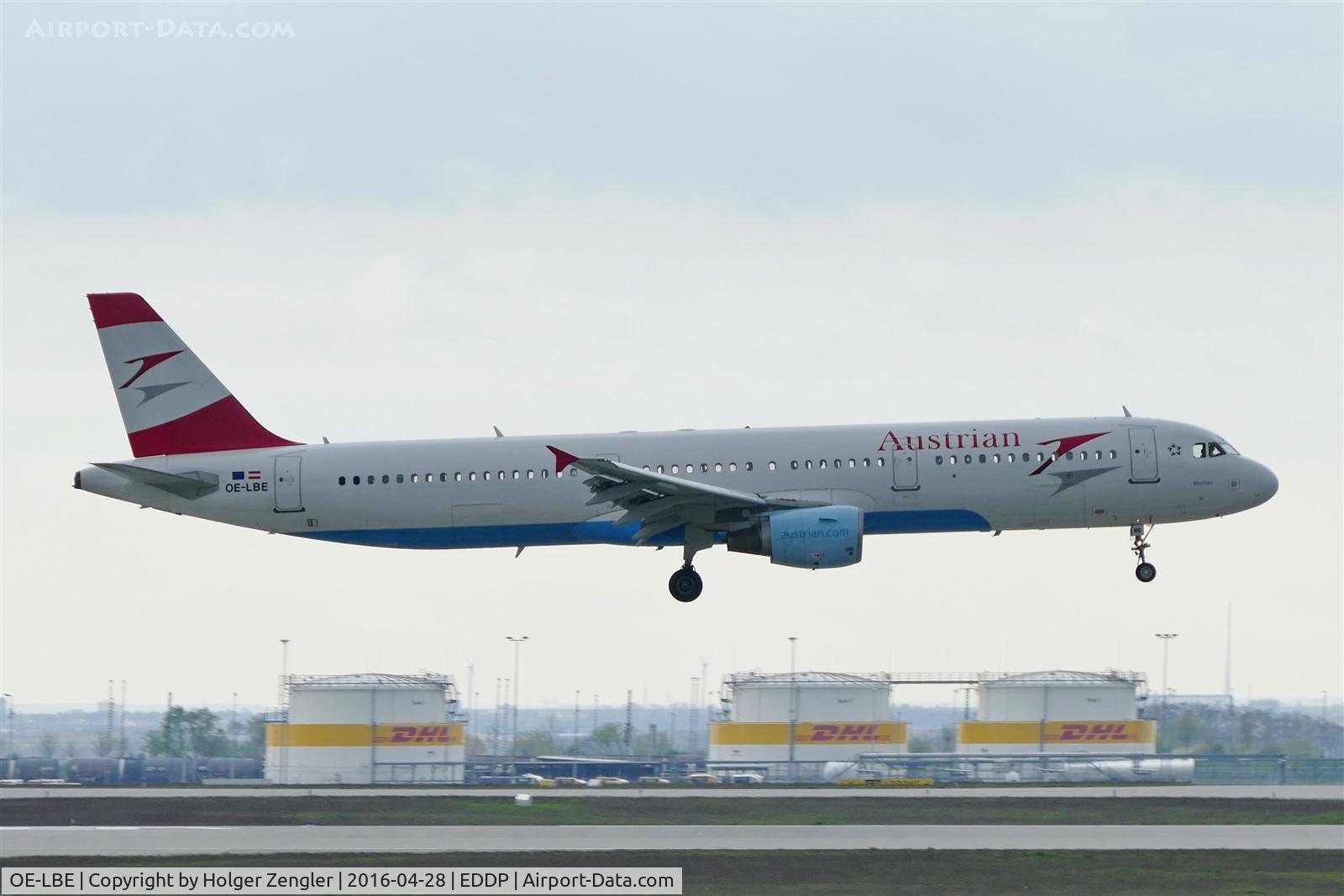 OE-LBE, 1998 Airbus A321-211 C/N 935, Austrian has warmed my heart today with large equipment floating down on rwy 26L.....