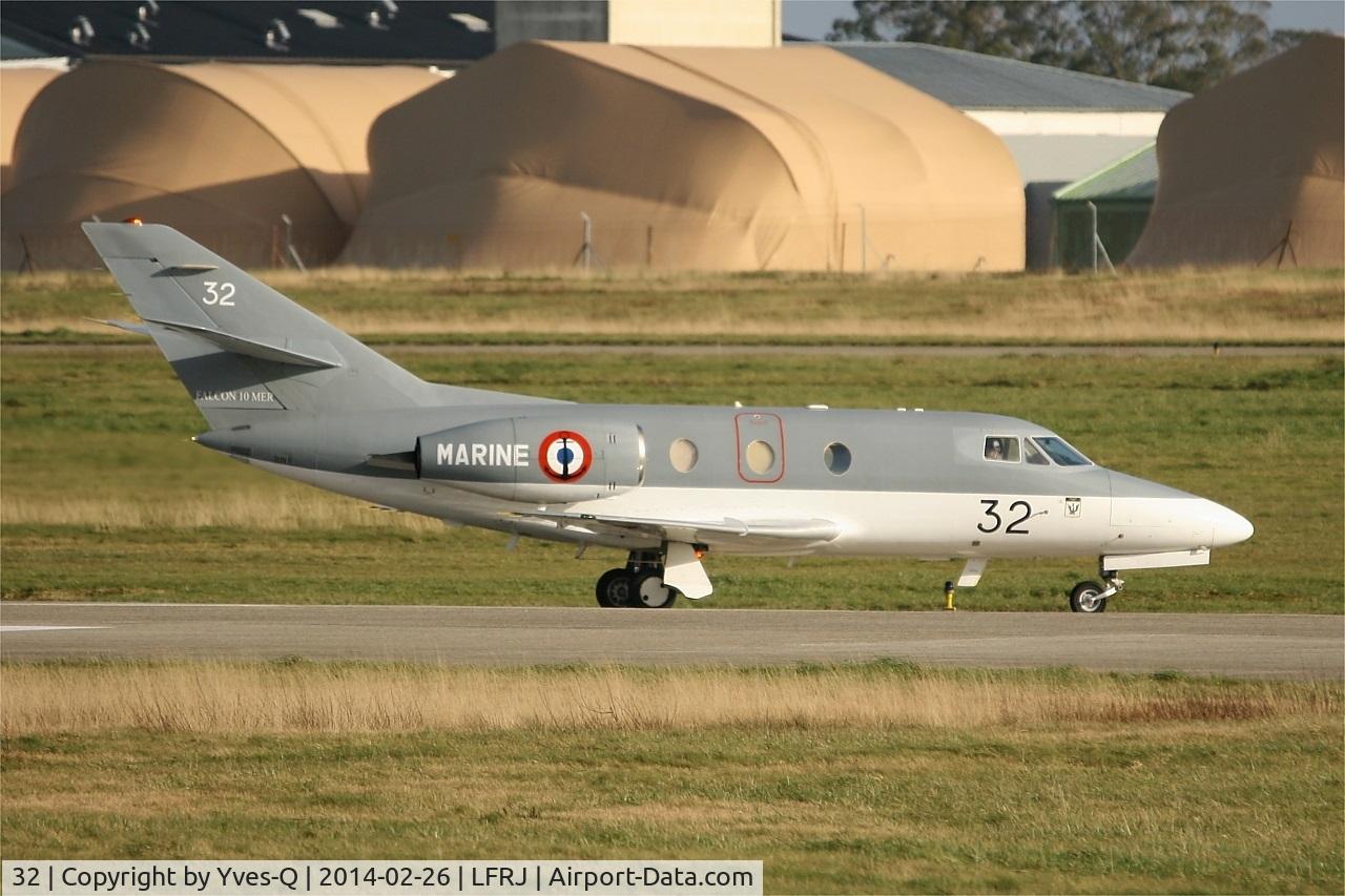 32, 1974 Dassault Falcon 10MER C/N 32, Dassault Falcon 10 MER, Taxiing to parking area, Landivisiau Naval Air Base (LFRJ)