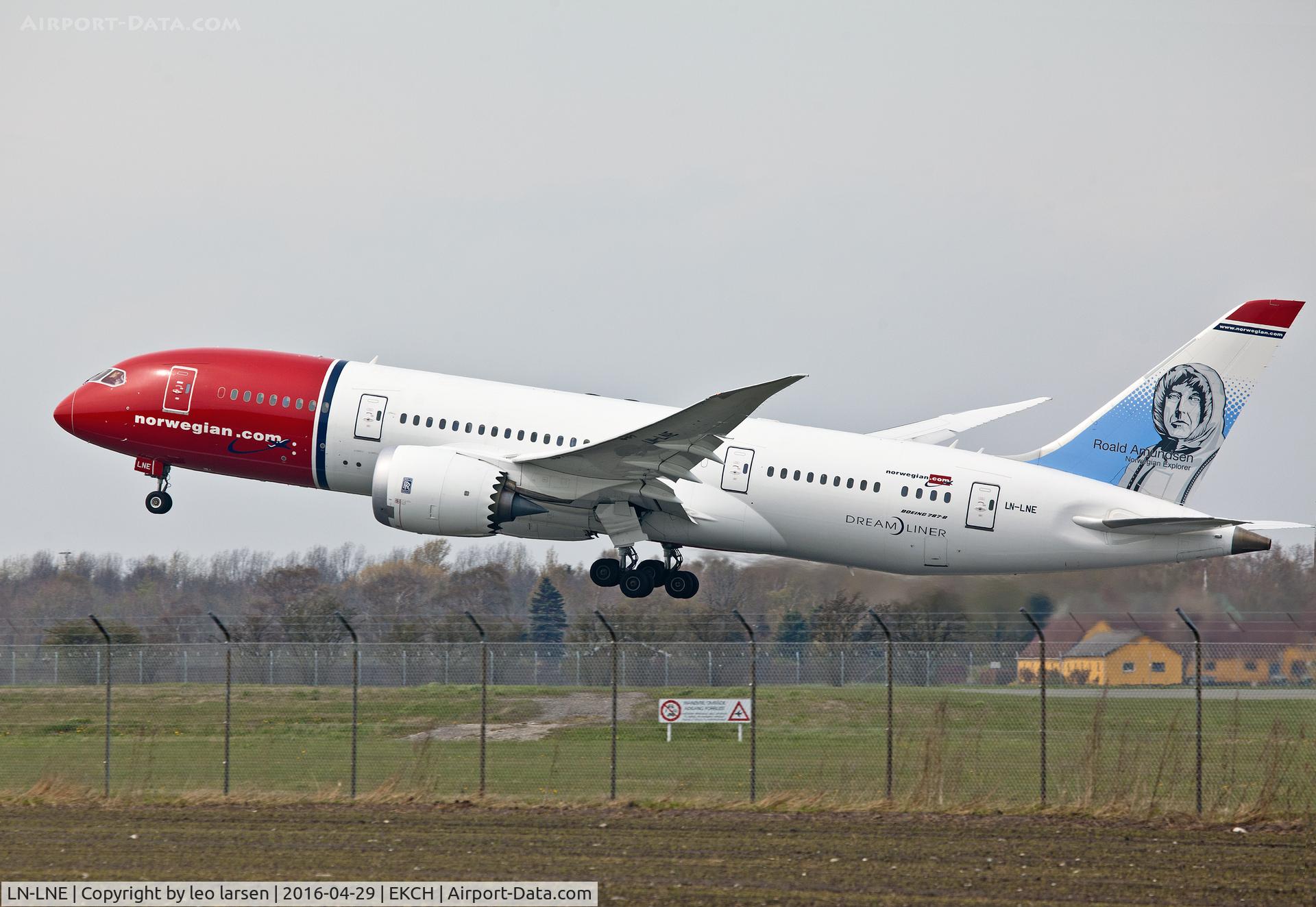 LN-LNE, 2014 Boeing 787-8 Dreamliner C/N 34796, Copenhagen T/O R-22R 29.4.16