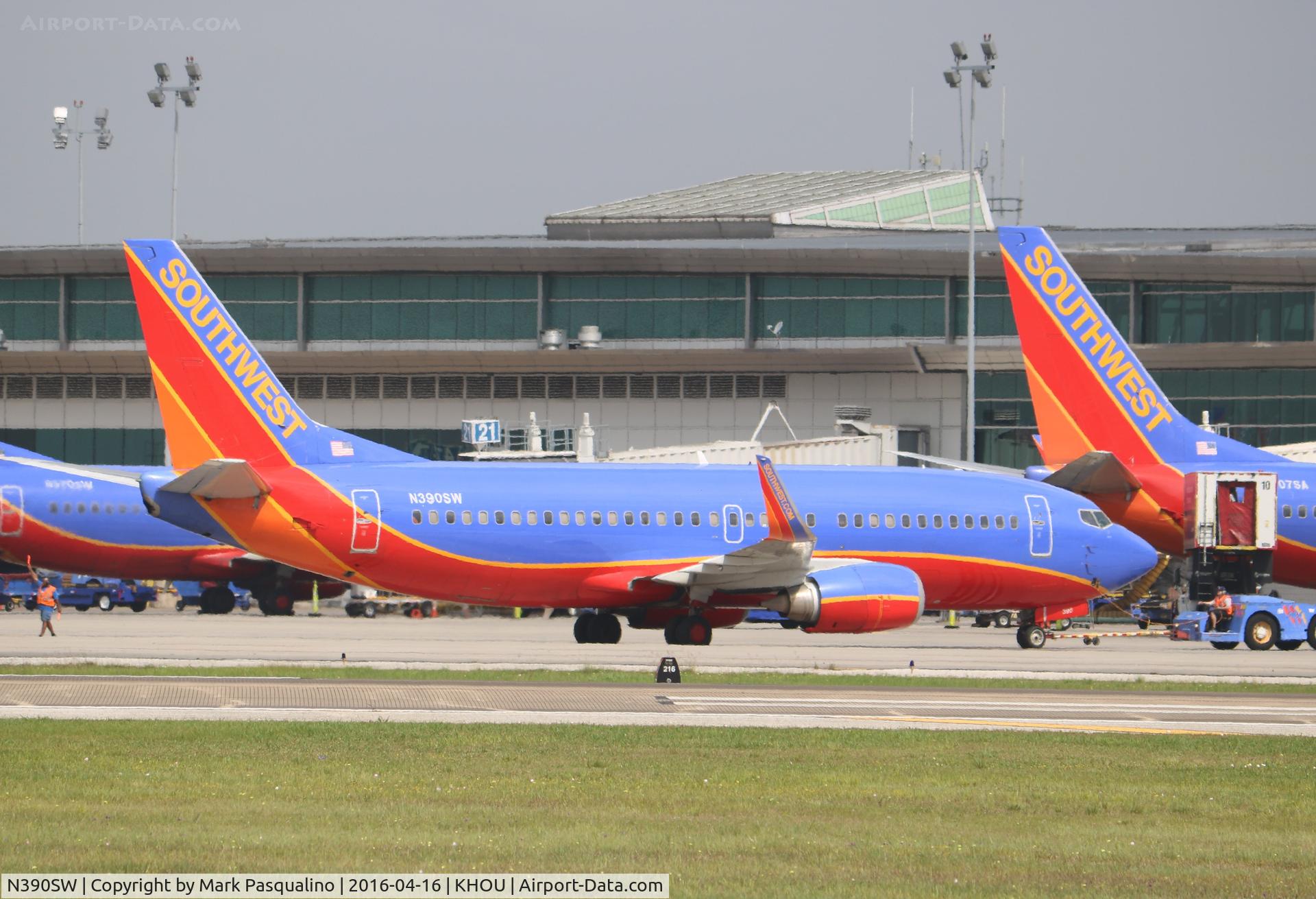 N390SW, 1994 Boeing 737-3H4 C/N 26593, Boeing 737-300
