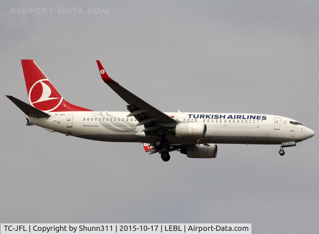 TC-JFL, 1999 Boeing 737-8F2 C/N 29774/269, Landing rwy 07L