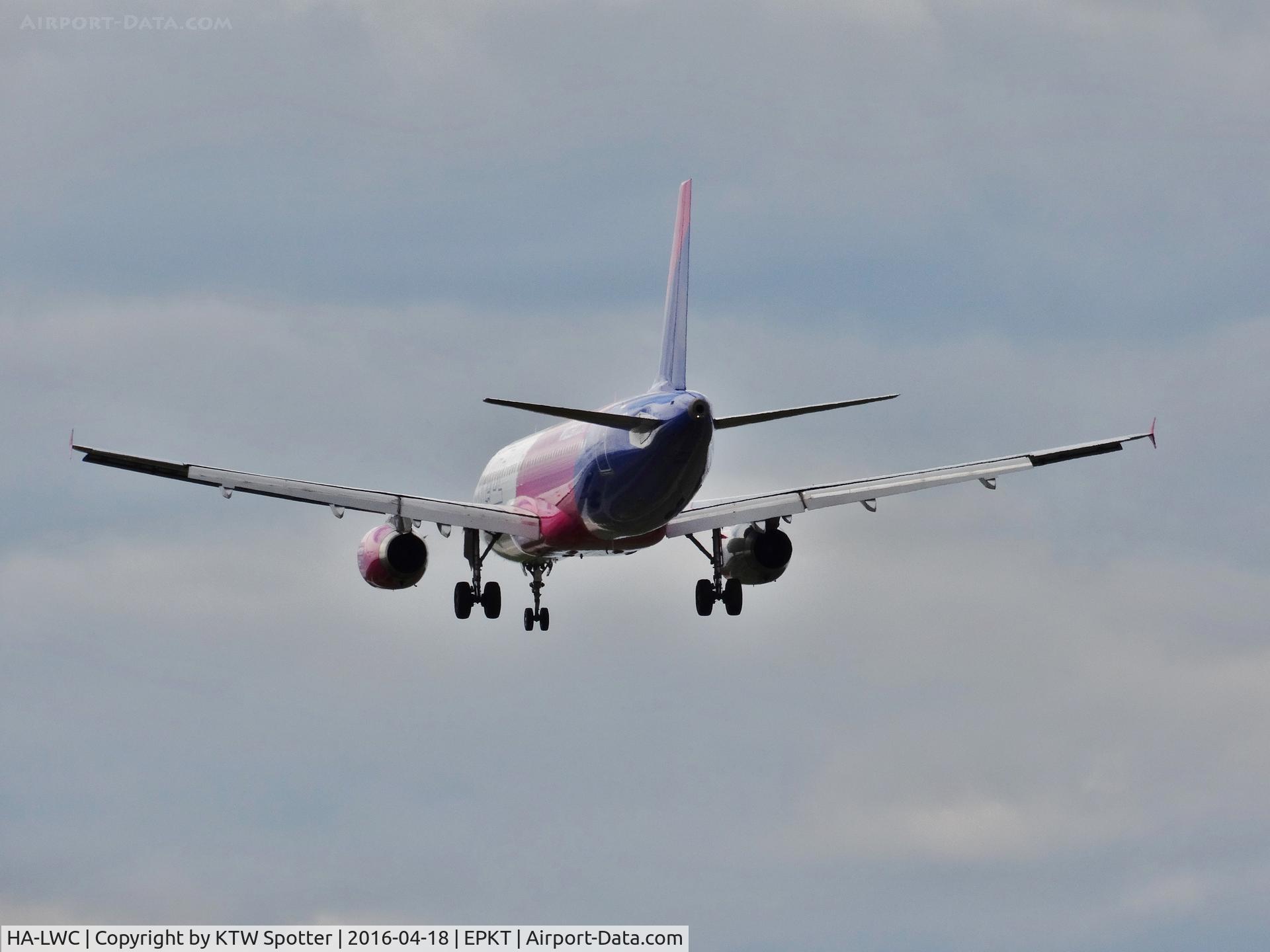 HA-LWC, 2010 Airbus A320-232 C/N 4323, Arrival from Oslo (TRF).