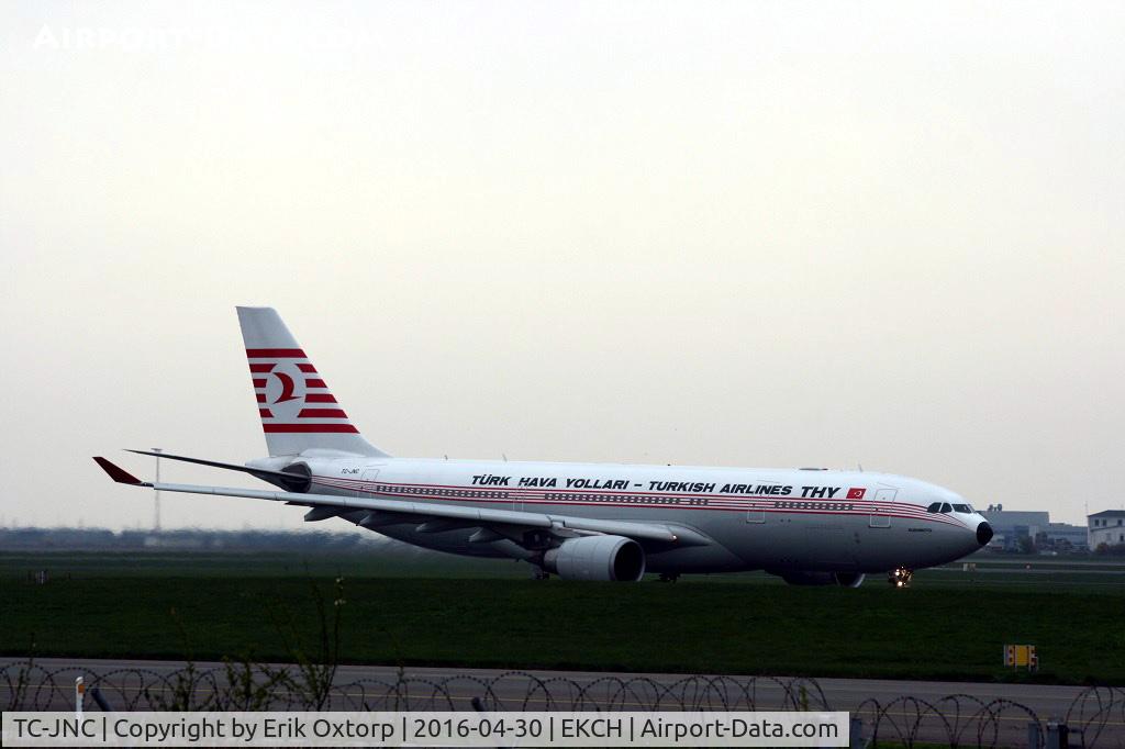 TC-JNC, 2006 Airbus A330-203 C/N 742, The retro THY 330 taking off rw 22R