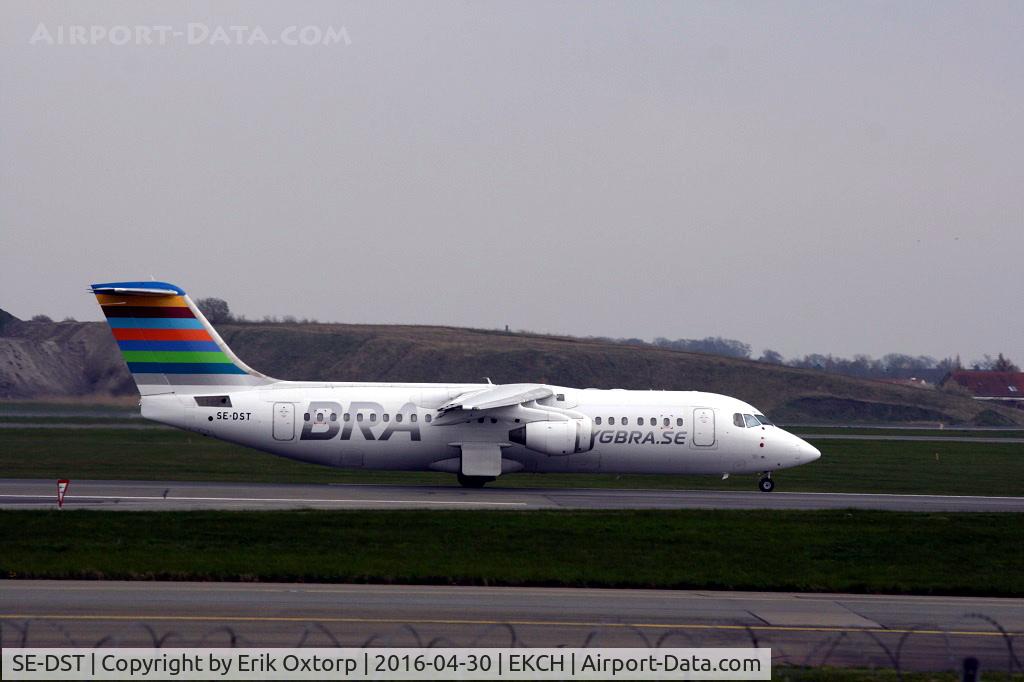 SE-DST, 1994 British Aerospace Avro 146-RJ100 C/N E3247, SE-DST now in BRA c/s just taking off rw 22R