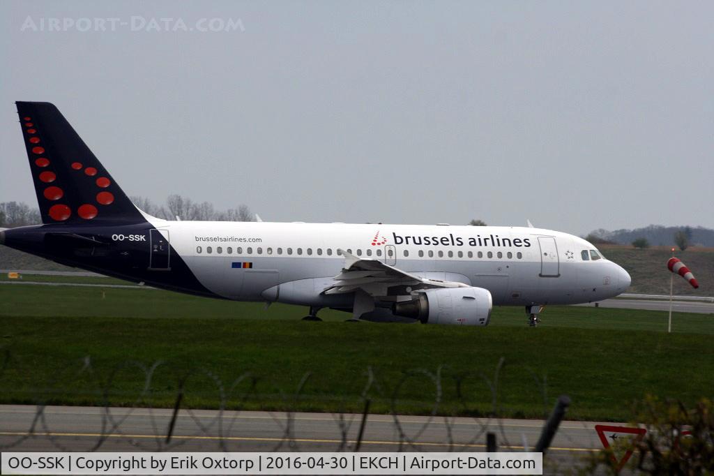 OO-SSK, 2000 Airbus A319-112 C/N 1336, OO-SSK taking off rw 22R
