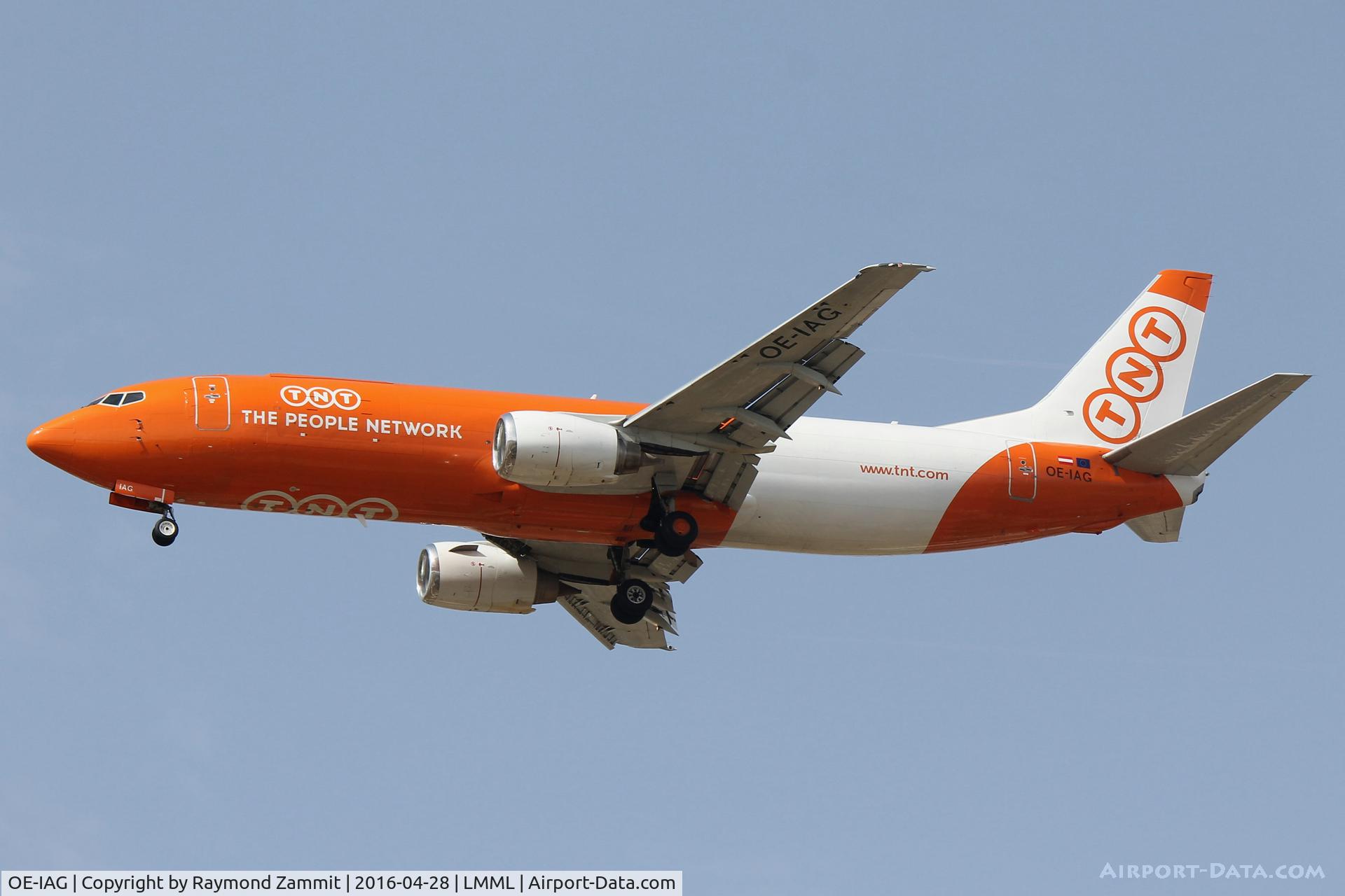 OE-IAG, 1992 Boeing 737-4Q8 (SF) C/N 25168, B737-400 OE-IAG TNT