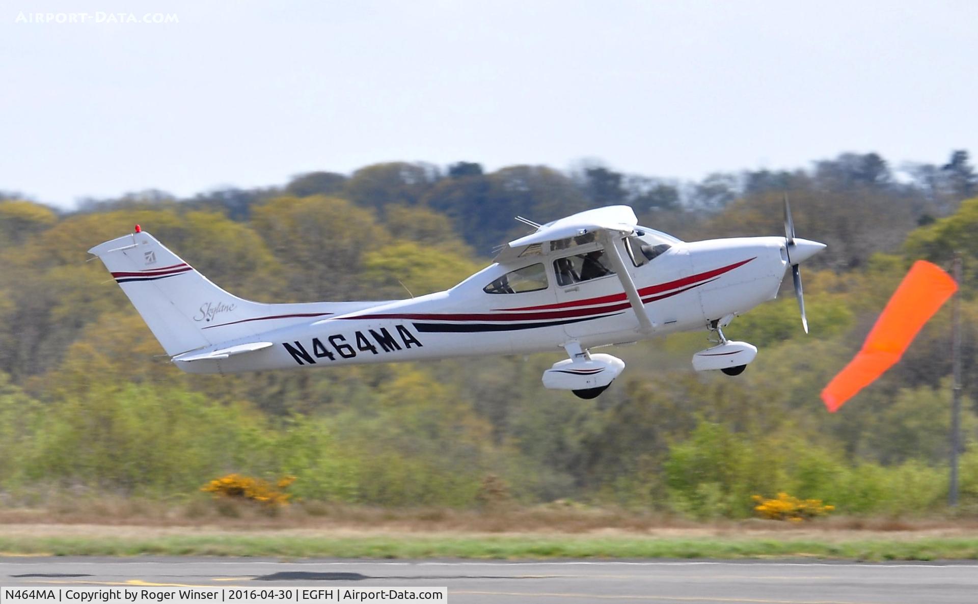 N464MA, 2000 Cessna 182S Skylane C/N 18280822, Resident Cessna Skylane departing Runway 28.