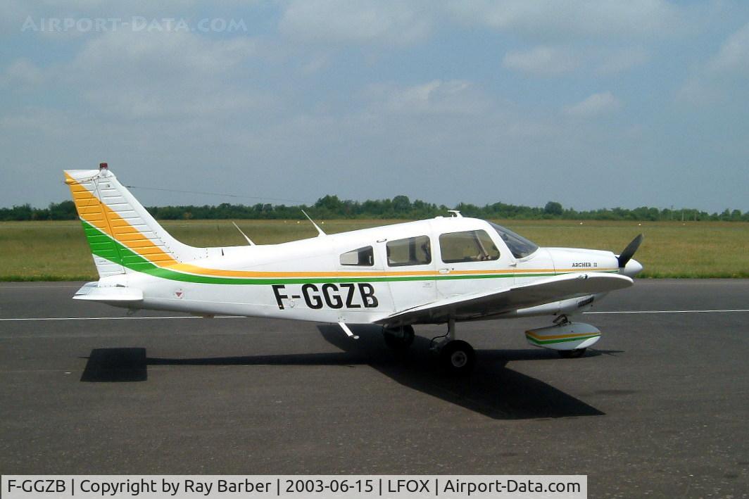 F-GGZB, Piper PA-28-181 Archer C/N 28-7890105, Piper PA-28-181 Archer II [28-7890105] Etampes/Mondesir~F 15/06/2003