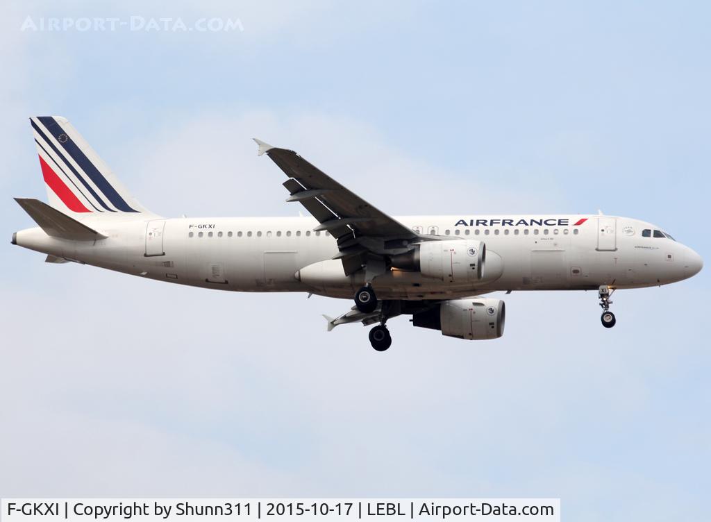 F-GKXI, 2003 Airbus A320-214 C/N 1949, Landing rwy 07L in new c/s