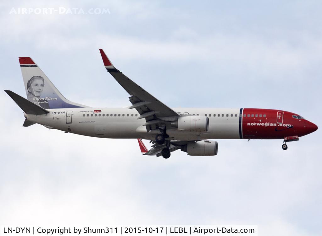 LN-DYN, 2011 Boeing 737-8JP C/N 39006, Landing rwy 07L
