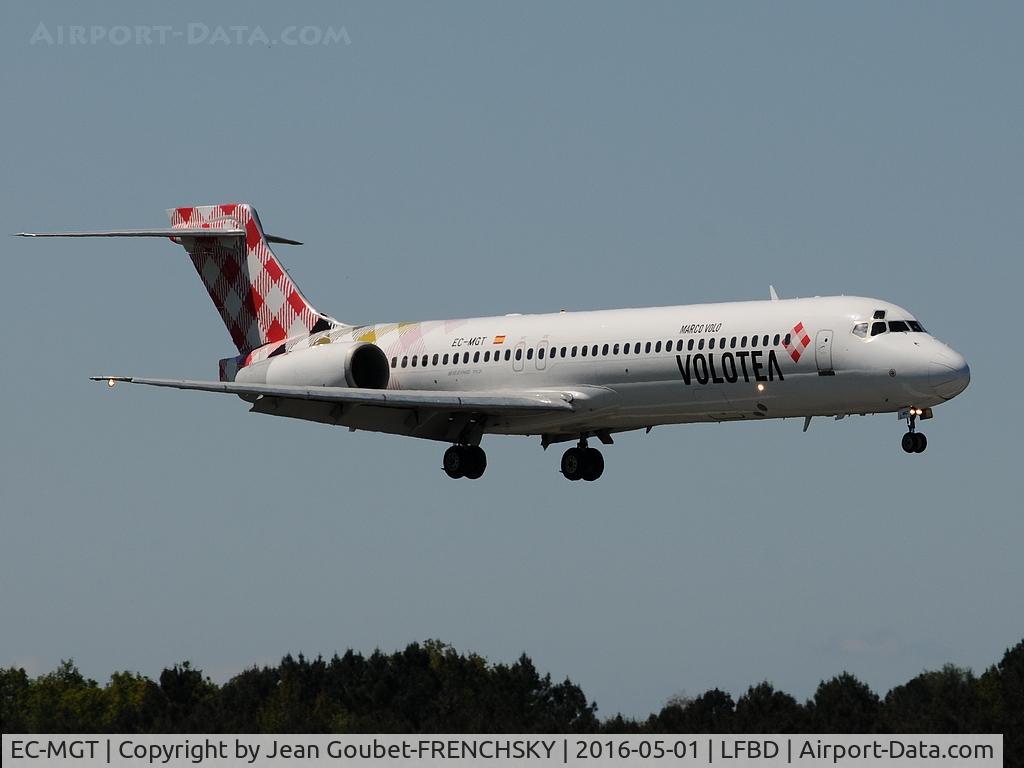 EC-MGT, 2001 Boeing 717-23S C/N 55066, Marco Volo 2705 from Ajaccio landing runway 05