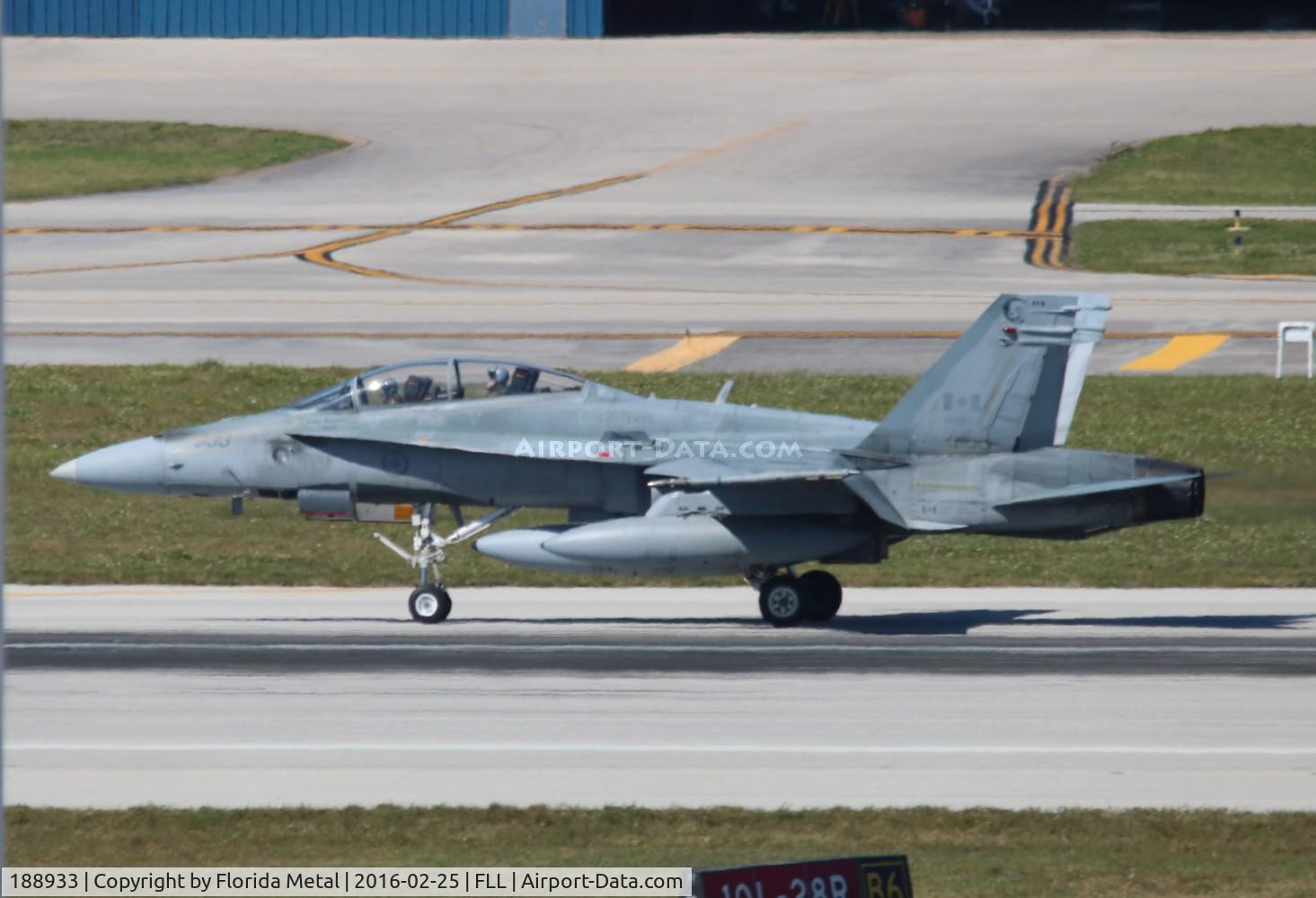 188933, 1988 McDonnell Douglas CF-188B Hornet C/N 711/B104, CF-188