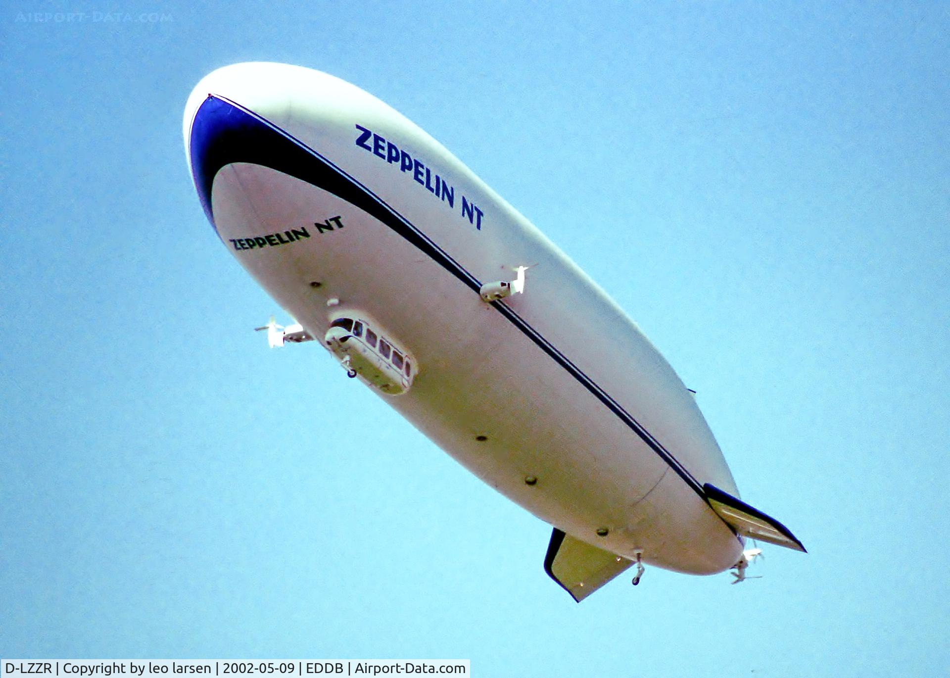 D-LZZR, 2001 Zeppelin NT LZ N07-100 C/N 002, Berlin Air Show 9.5.02