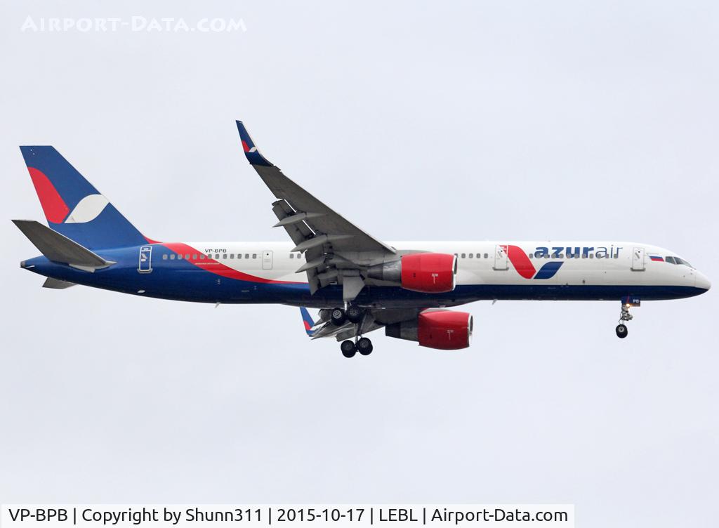 VP-BPB, 1998 Boeing 757-231 C/N 28484, Landing rwy 07L