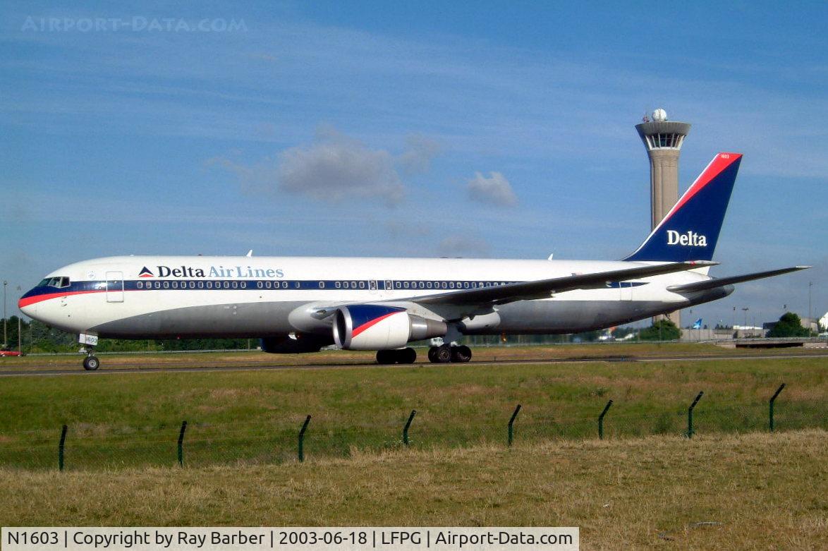 N1603, 1999 Boeing 767-332 C/N 29695, Boeing 767-332ER [29695] (Delta Air Lines) Paris-Charles De Gaulle~F 18/06/2003