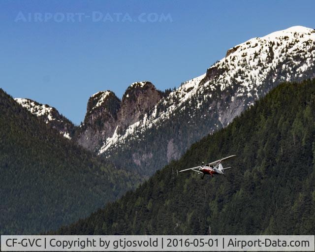 CF-GVC, 1946 Stinson 108 Voyager C/N 108-594, A wide shot for context. Over Pitt Lake.