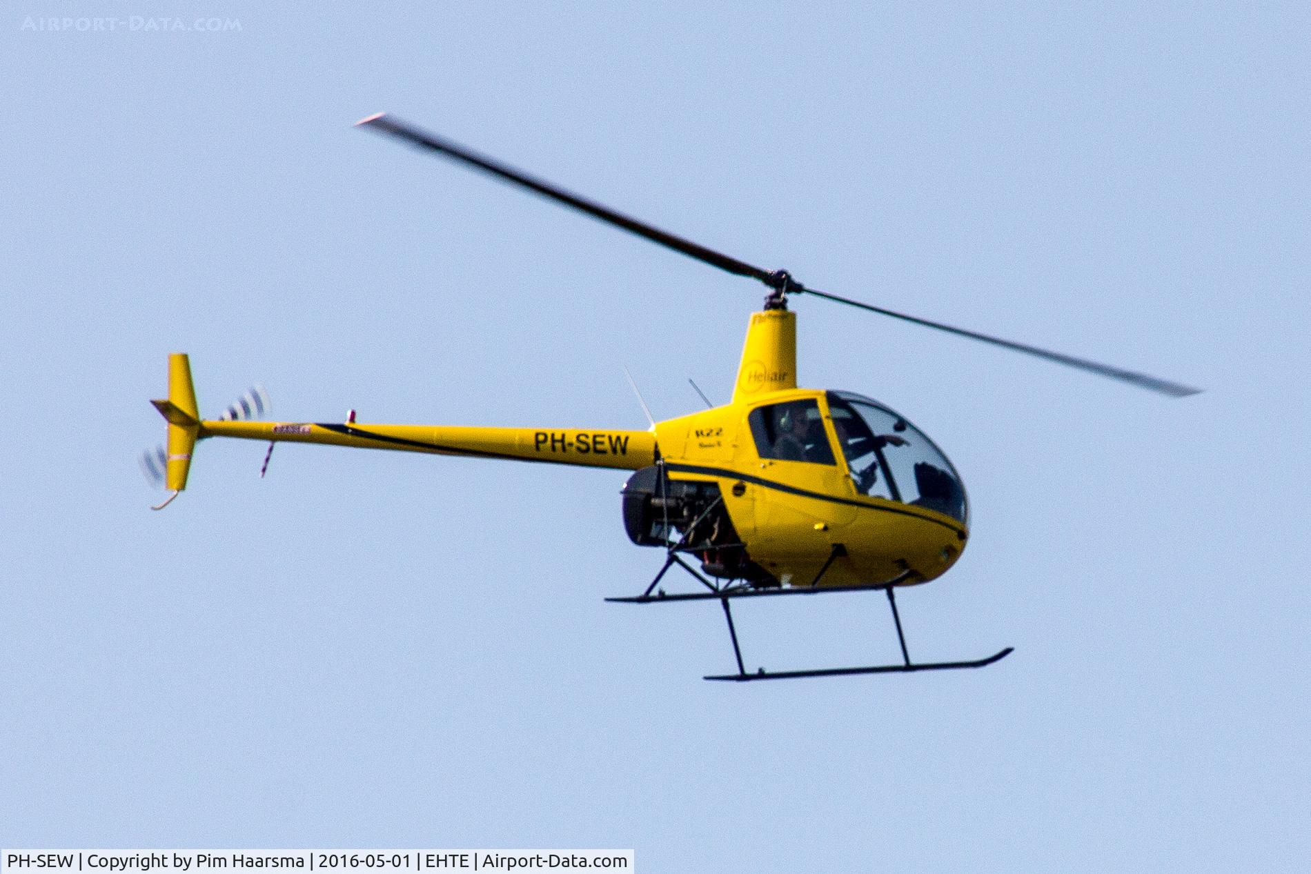 PH-SEW, 2007 Robinson R22 Beta C/N 4131, Taking off from EHTE