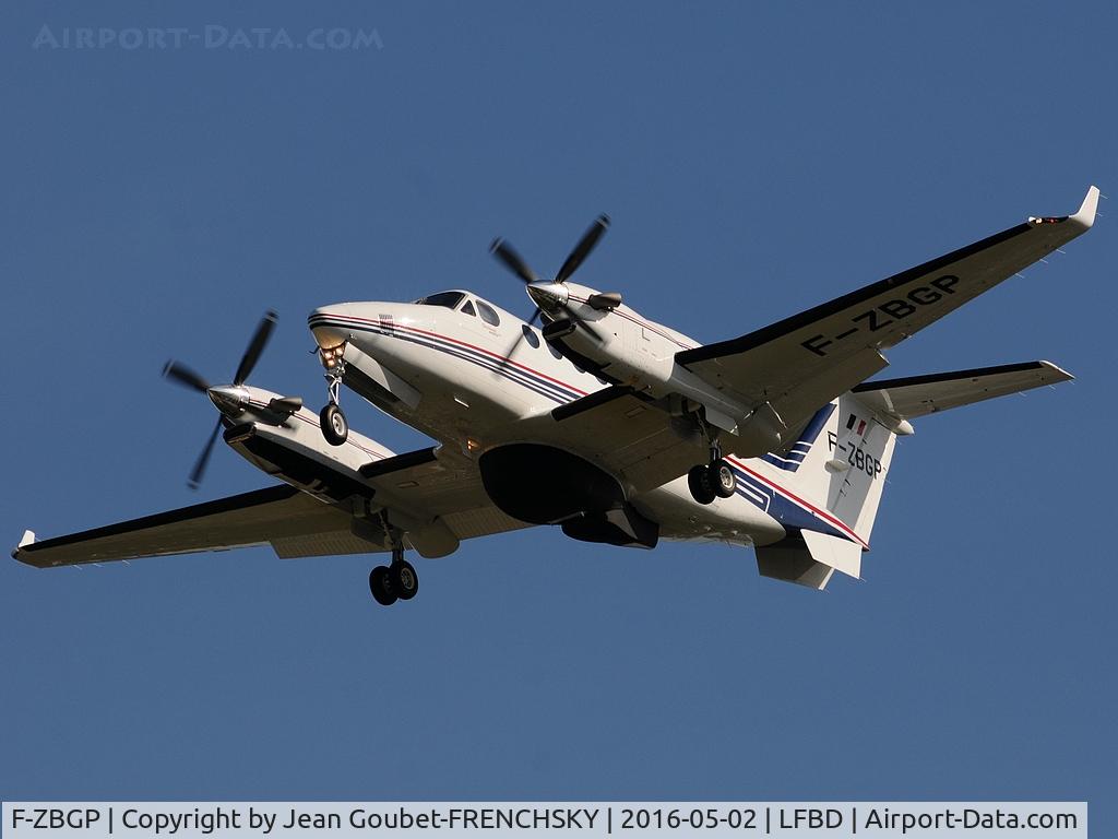 F-ZBGP, 2012 Hawker Beechcraft 350i Super King Air (B300) C/N FL-802, Douanes Francaises landing 23