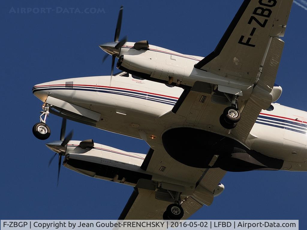 F-ZBGP, 2012 Hawker Beechcraft 350i Super King Air (B300) C/N FL-802, Douanes Francaises landing 23 ( radar panoramique Ocean Master 400 de Thales, une boule électro-optique Star SAFIRE III)