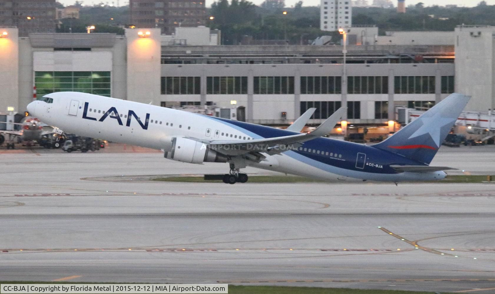 CC-BJA, 1996 Boeing 767-316/ER C/N 26329, LAN 767-300