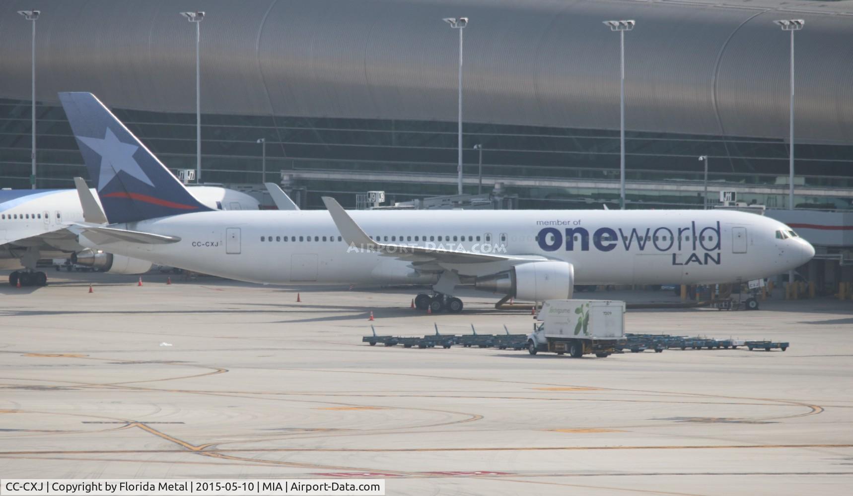 CC-CXJ, 2009 Boeing 767-316/ER C/N 37801, LAN Chile One World