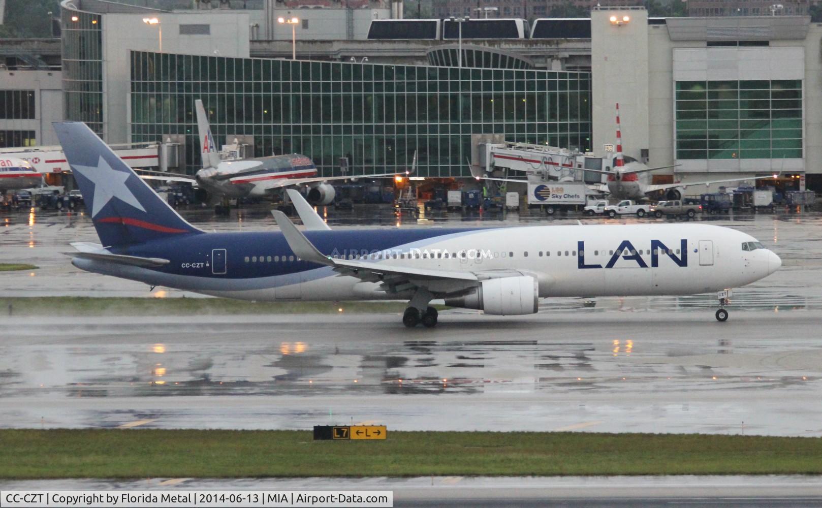 CC-CZT, 1998 Boeing 767-316/ER C/N 29228, LAN Chile